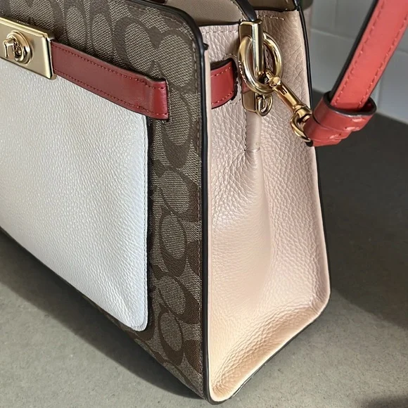 Coach Lane Carryall - Picture 3 of 15